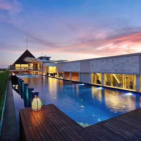 Mega Boutique Hotel Кута Екстериор снимка