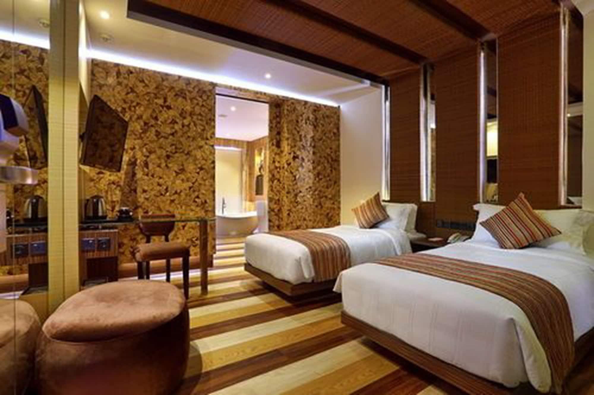 Mega Boutique Hotel Кута Екстериор снимка