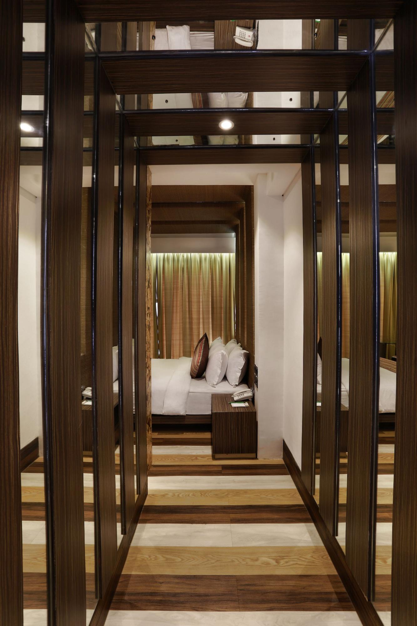 Mega Boutique Hotel Кута Екстериор снимка