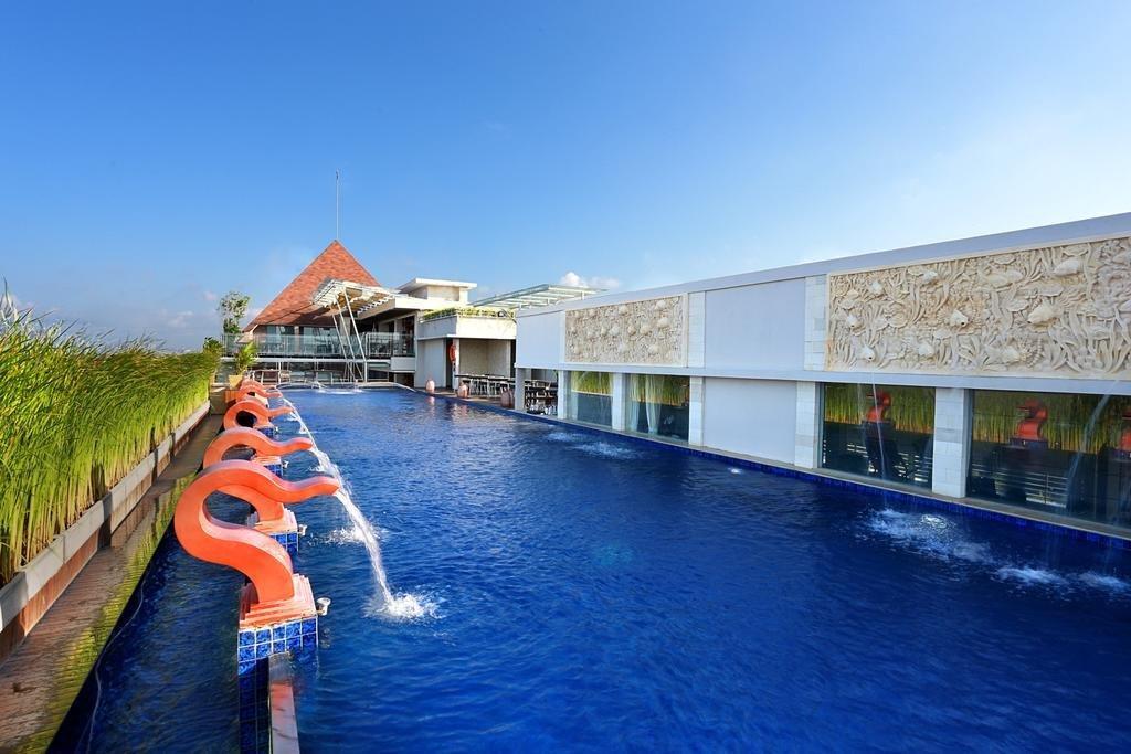 Mega Boutique Hotel Кута Екстериор снимка