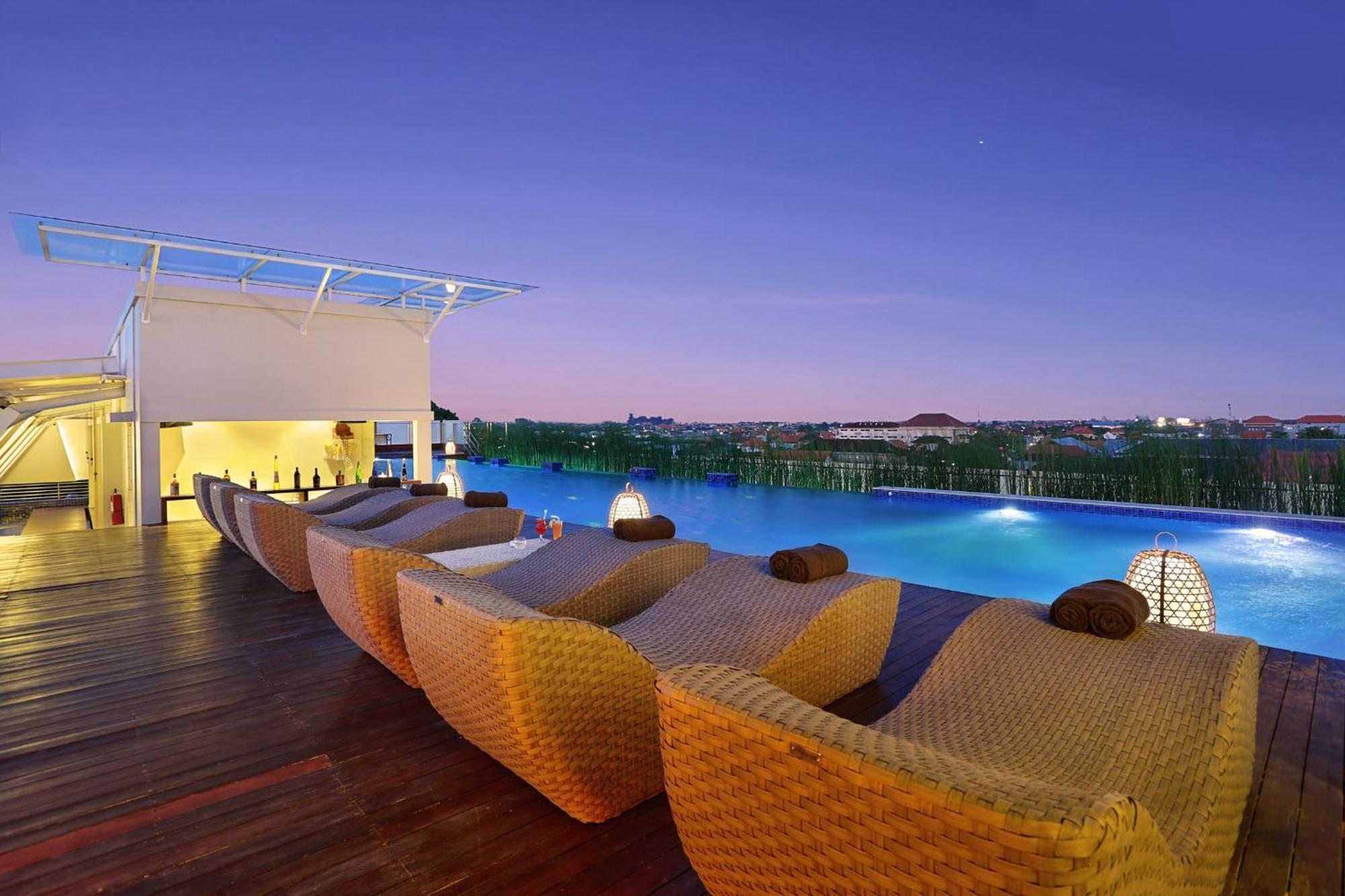 Mega Boutique Hotel Кута Екстериор снимка
