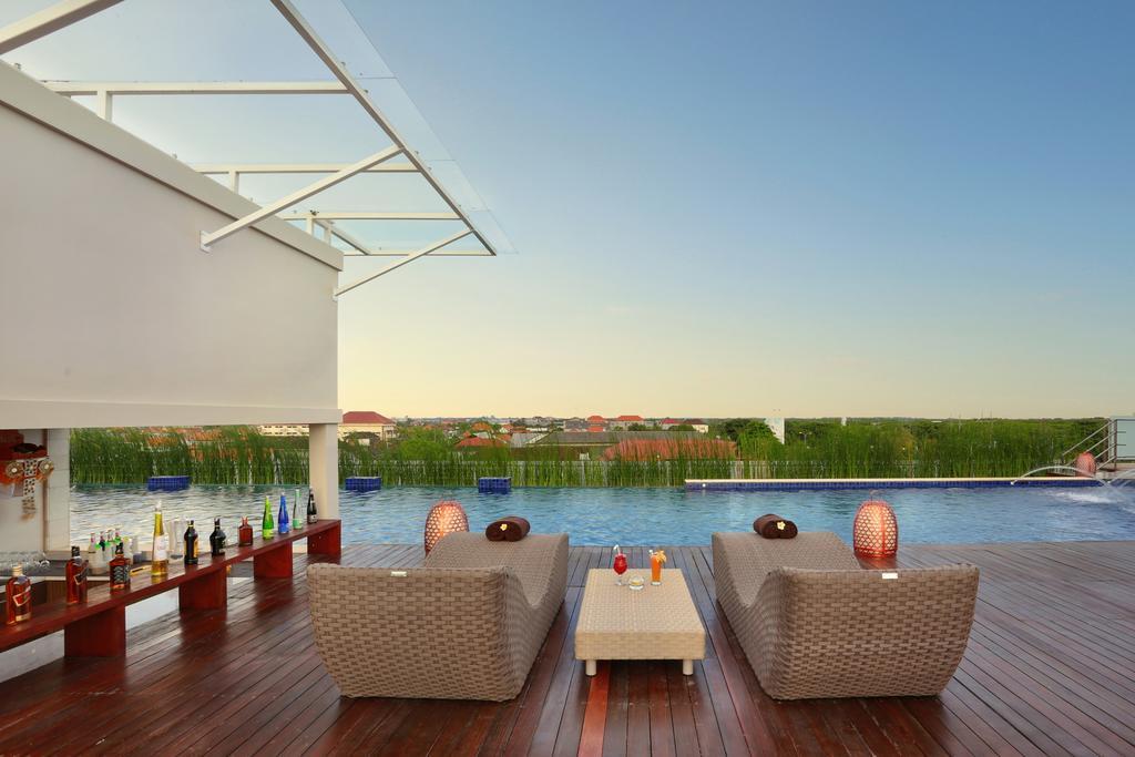 Mega Boutique Hotel Кута Екстериор снимка