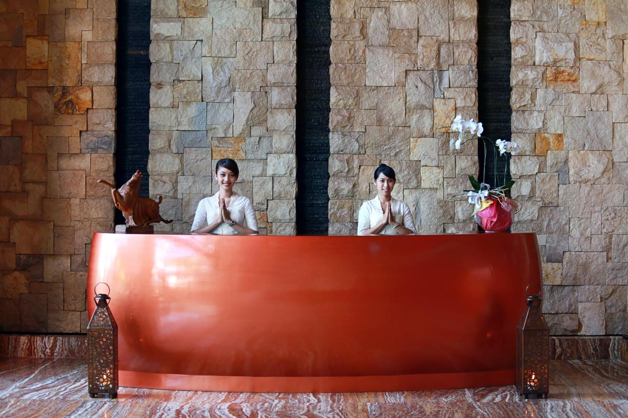 Mega Boutique Hotel Кута Екстериор снимка