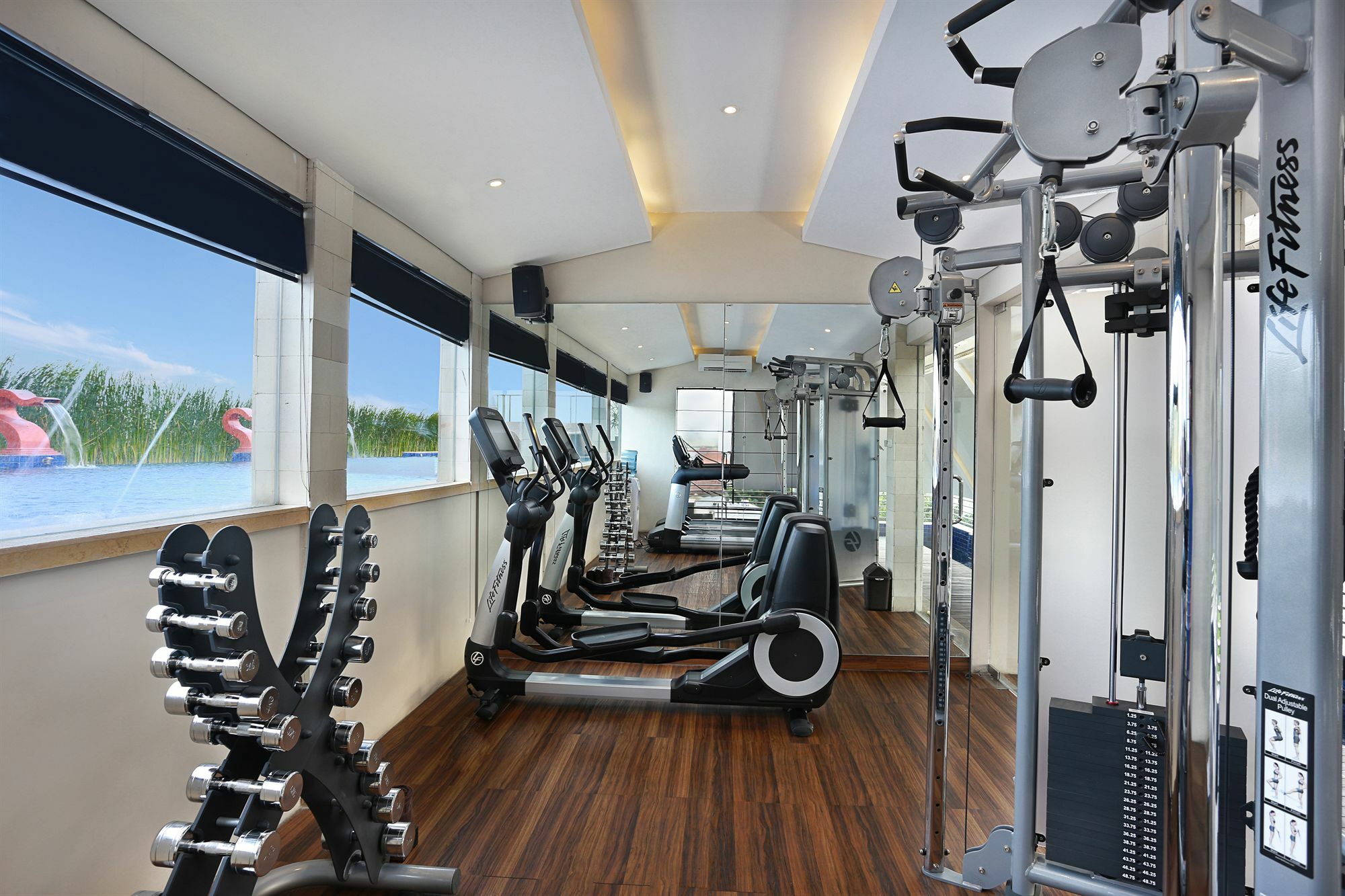Mega Boutique Hotel Кута Екстериор снимка