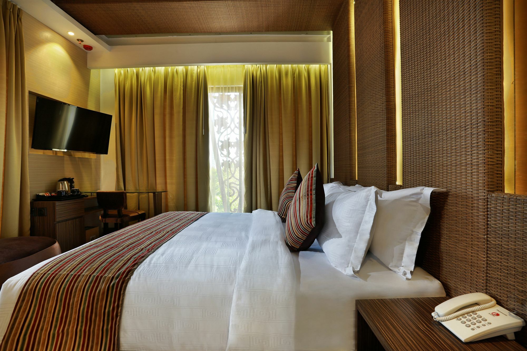 Mega Boutique Hotel Кута Екстериор снимка
