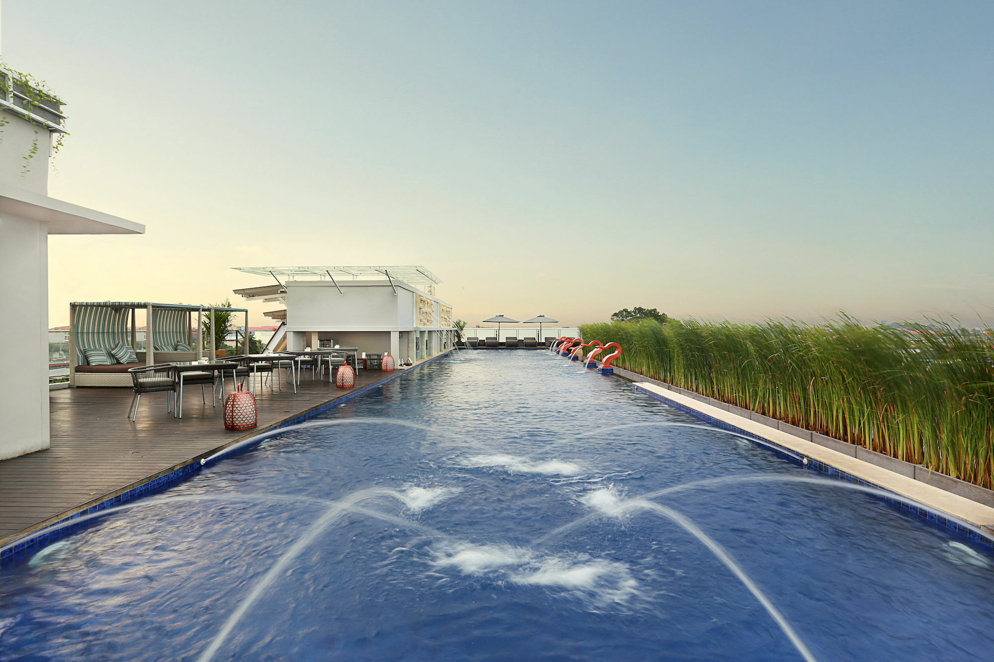 Mega Boutique Hotel Кута Екстериор снимка