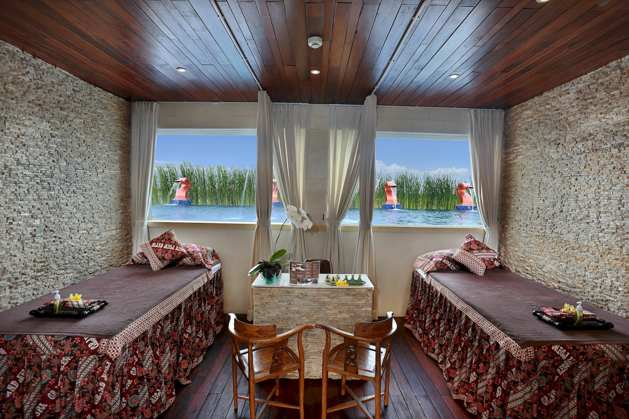 Mega Boutique Hotel Кута Екстериор снимка