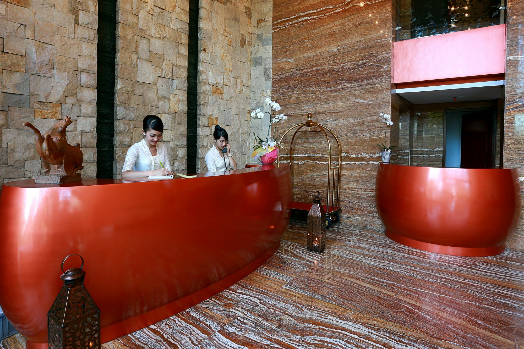 Mega Boutique Hotel Кута Екстериор снимка