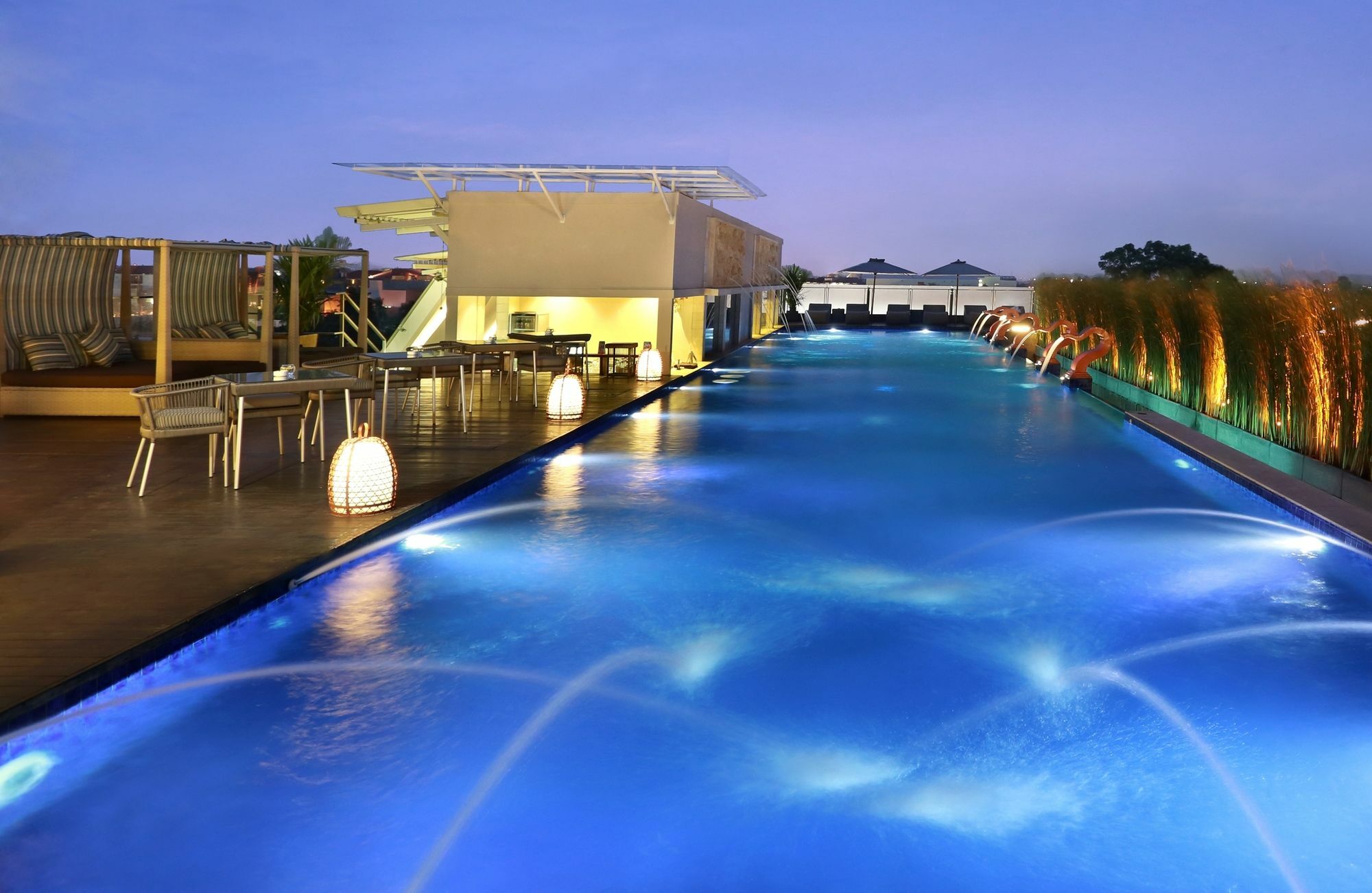 Mega Boutique Hotel Кута Екстериор снимка